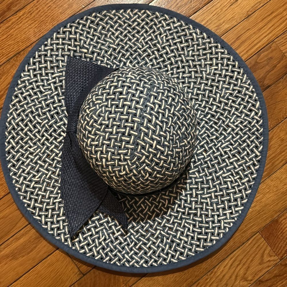 Jessica Simpson sun hat - Picture 3 of 5